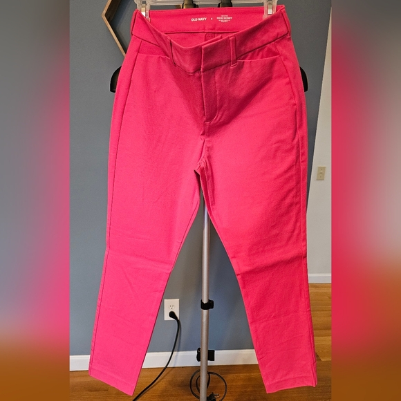 OLD NAVY - HOT PINK PIXY SKINNY PANTS - SIZE 6 - Picture 1 of 3